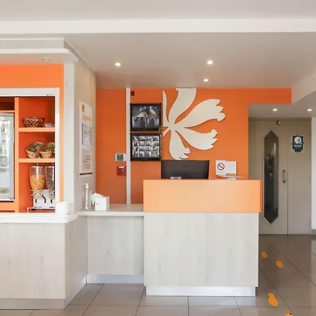 Premiere Classe Angers Est - St Barthelemy D'anjou Otel